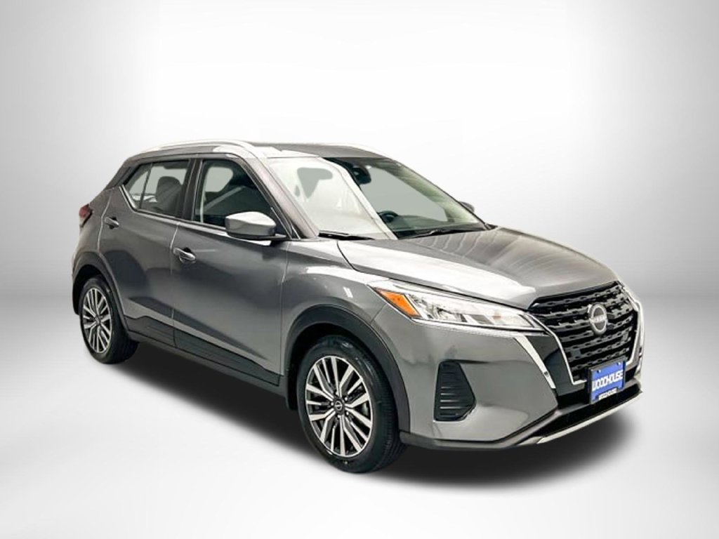 Used 2023 Nissan Kicks SV FWD image 3