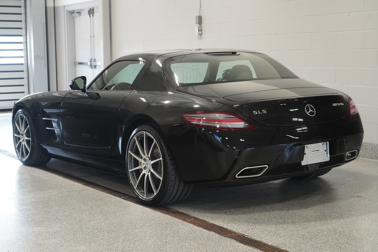 Used 2011 Mercedes-Benz SLS AMG Coupe image 5