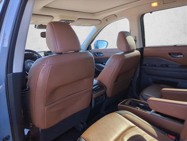 Used 2022 Nissan Pathfinder Platinum w/ Cargo Package image 14