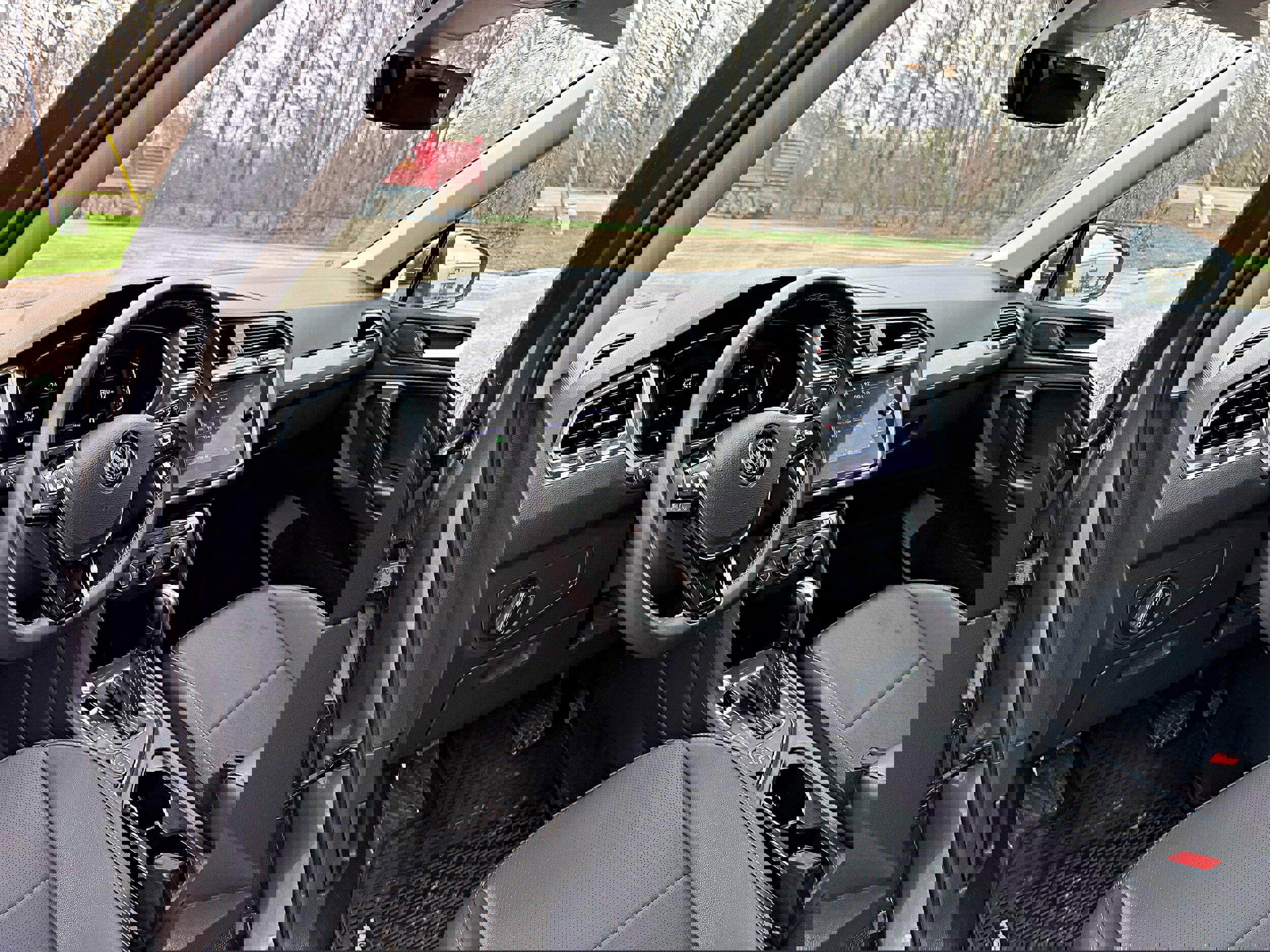 Used 2021 Volkswagen Tiguan SEL w/ 2-Row Tiguan MDO Package image 13