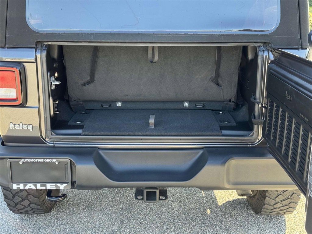 Used 2022 Jeep Wrangler Willys image 15