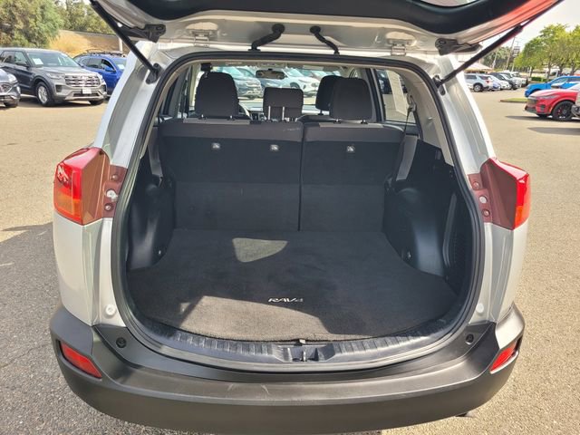 Used 2015 Toyota RAV4 LE FWD image 8