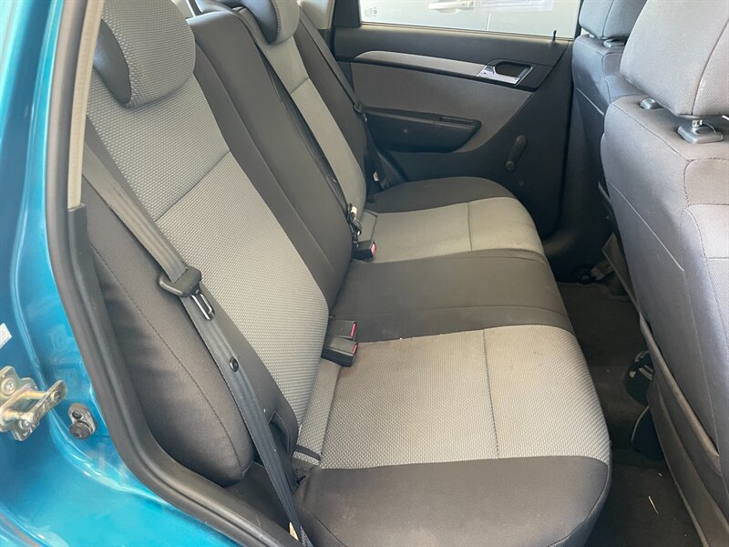Used 2009 Chevrolet Aveo5 LT FWD image 17