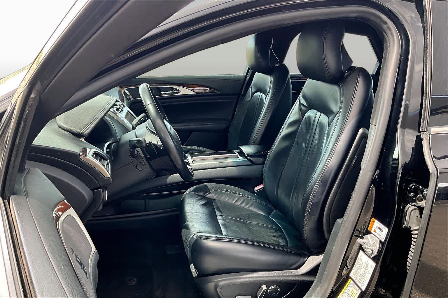 Used 2017 Lincoln MKZ Reserve FWD image 8