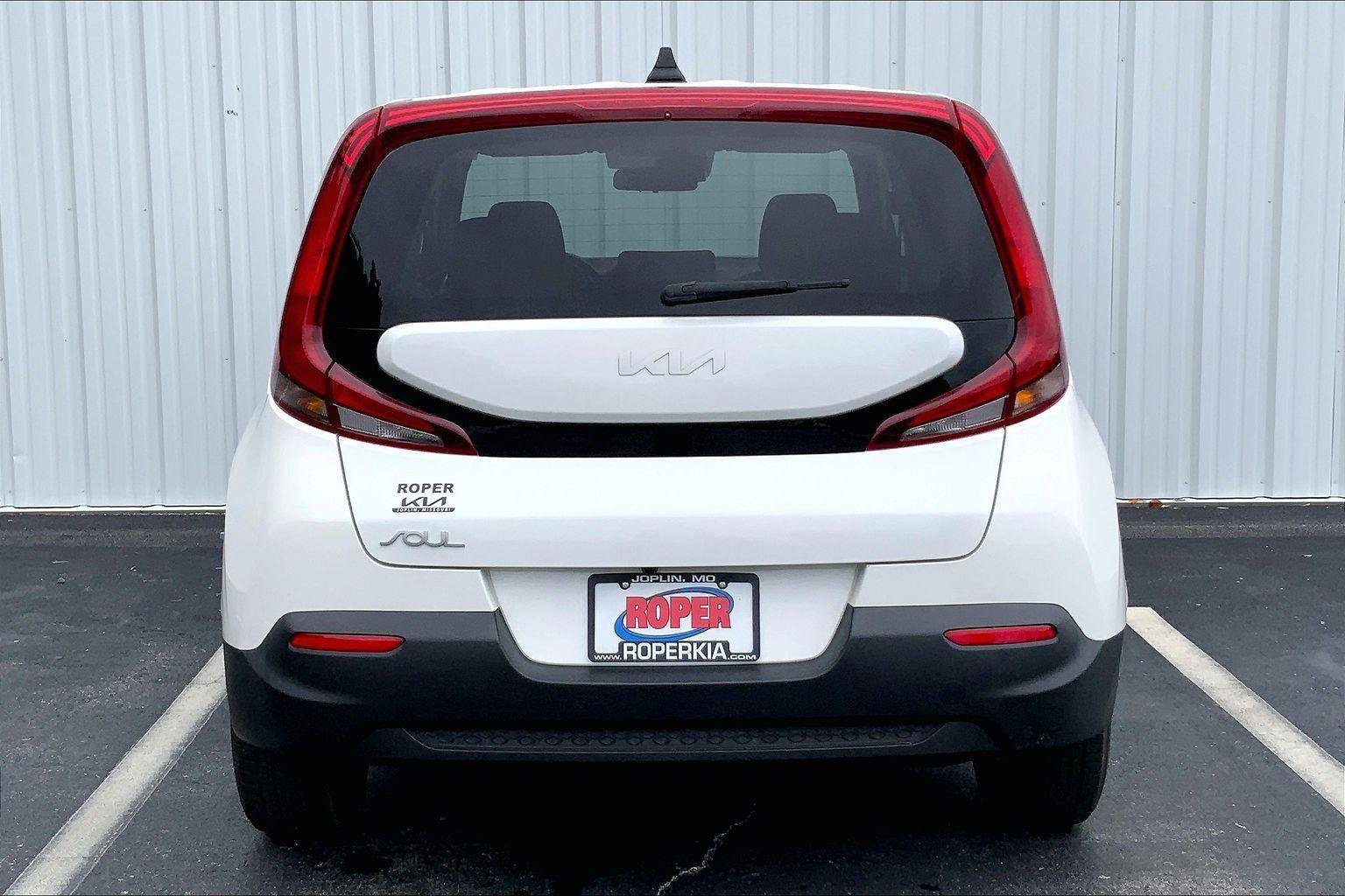 Used 2022 Kia Soul LX w/ Technology Package FWD image 4