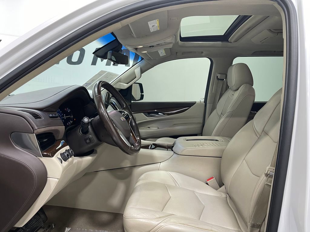 Used 2017 Cadillac Escalade ESV Luxury image 15