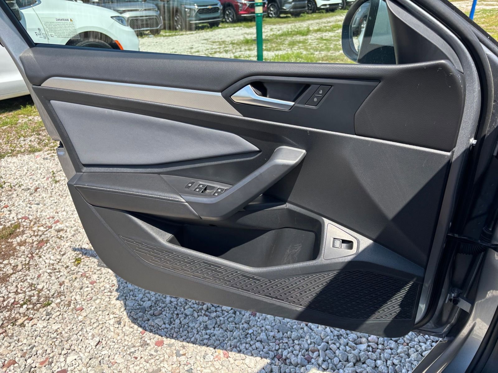 Used 2025 Volkswagen Jetta SE image 18