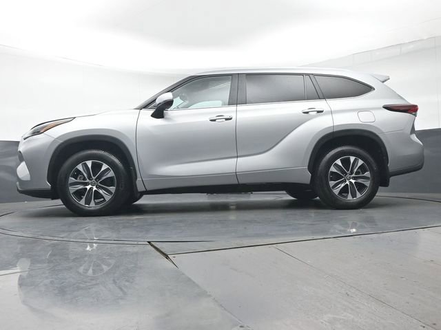 Certified 2024 Toyota Highlander XLE image 41