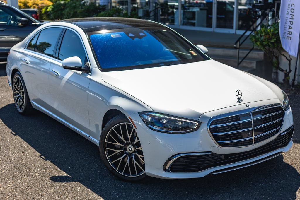 Used 2022 Mercedes-Benz S 580 4MATIC Sedan image 2