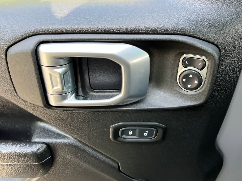 Used 2021 Jeep Wrangler Unlimited Rubicon 4xe w/ Cold Weather Group AWD/4WD image 12