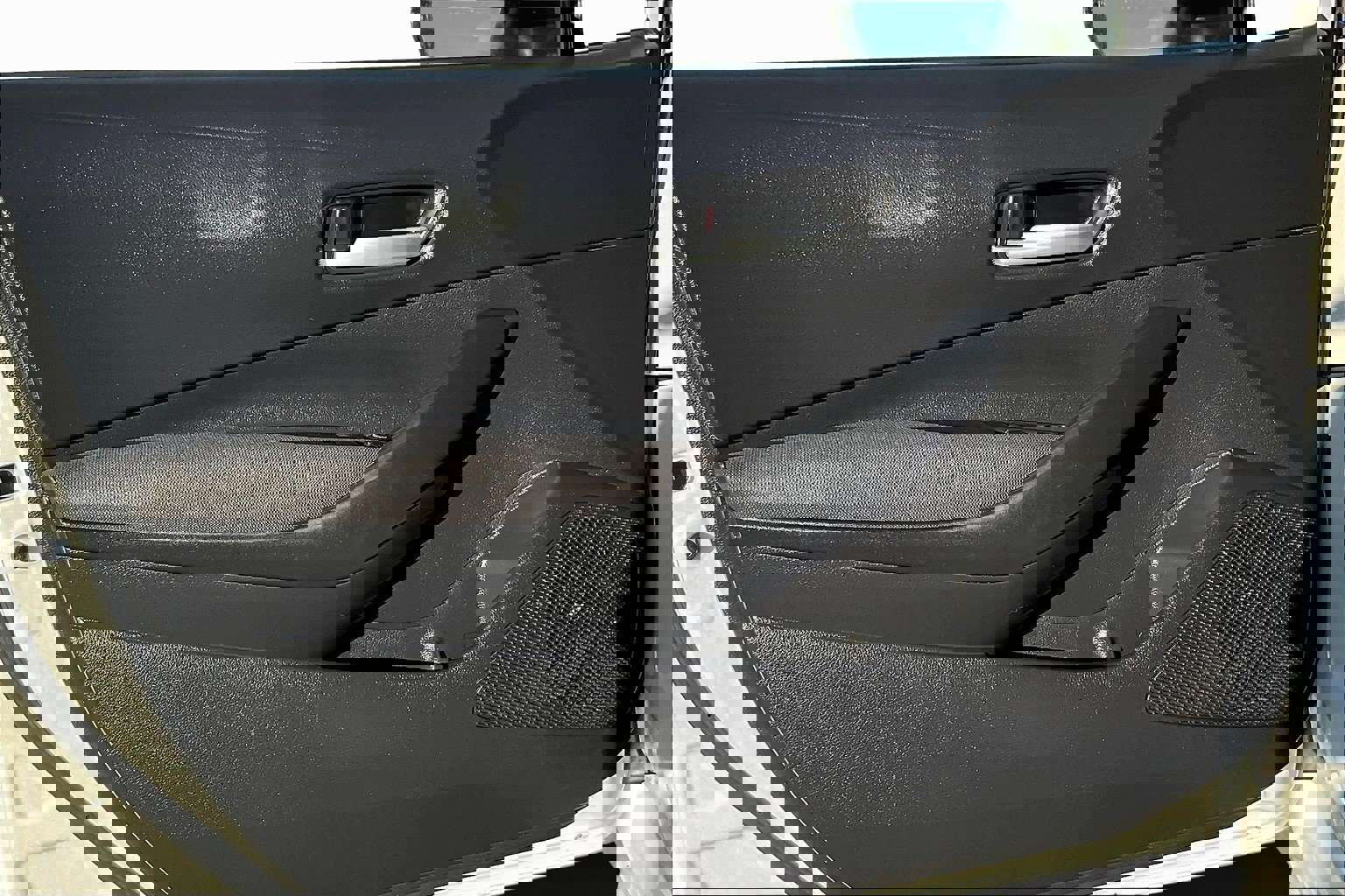 Used 2021 Toyota Corolla LE w/ Carpet Mat Package (TMS) image 16