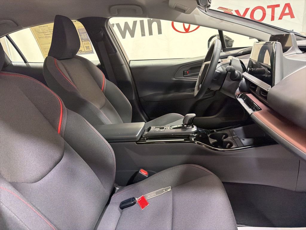 Used 2026 Toyota Prius Plug-In Hybrid image 10