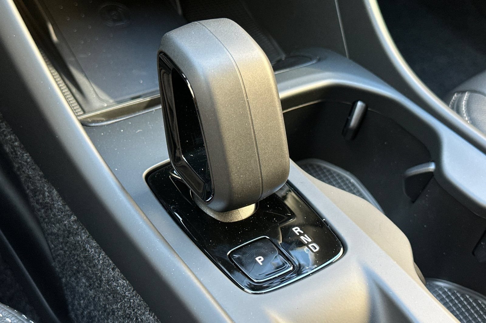 Certified 2026 Volvo XC40 B4 Core w/ Climate Package FWD image 24