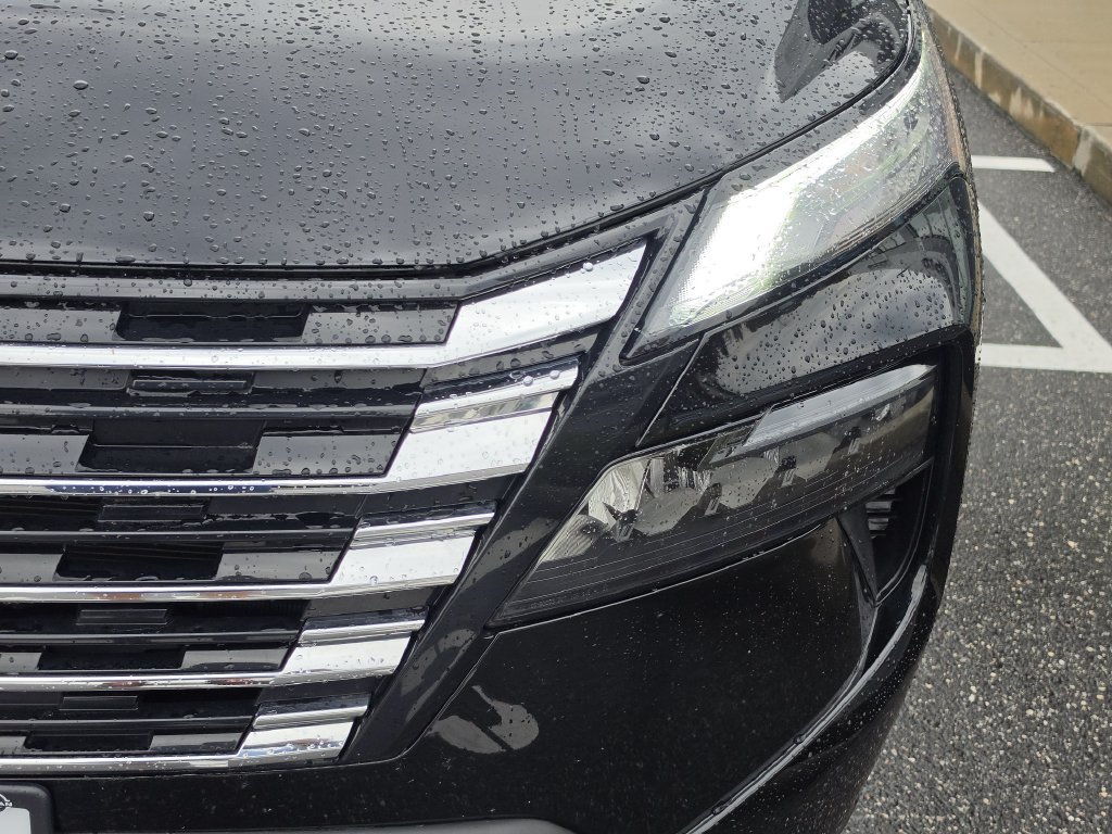 Certified 2026 Nissan Rogue SV AWD/4WD image 12