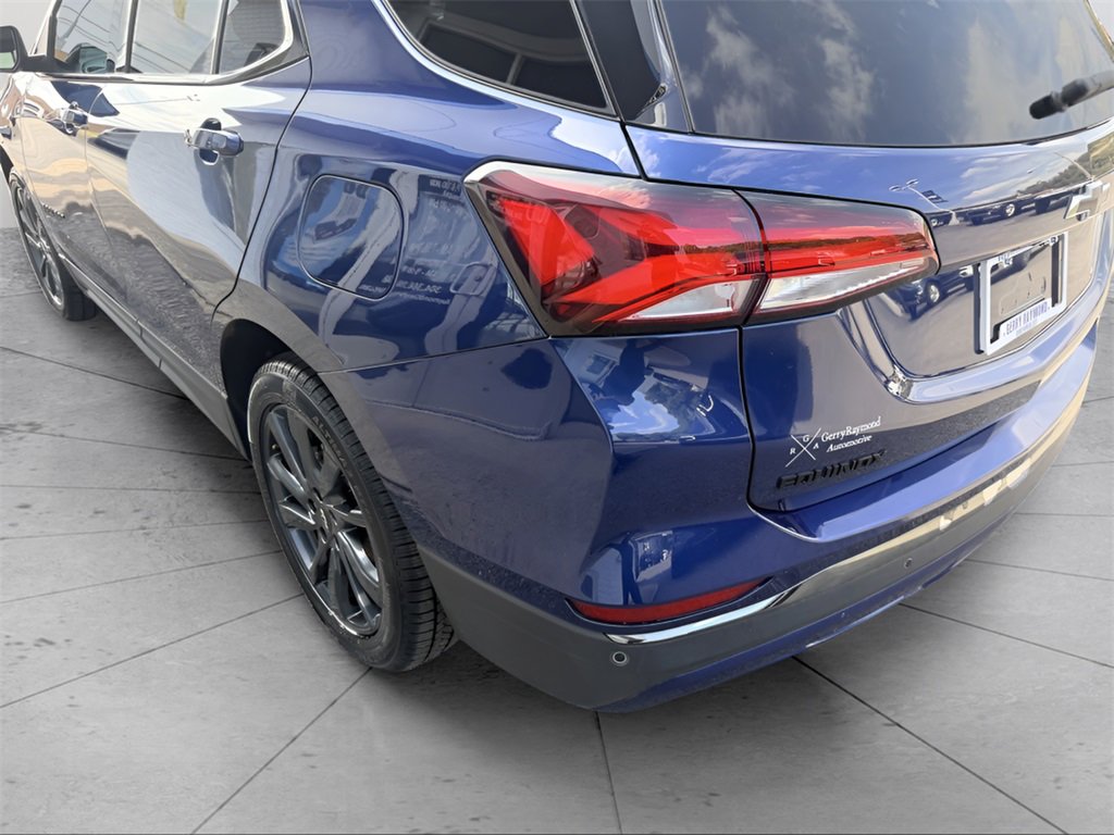 Used 2022 Chevrolet Equinox RS w/ RS Leather Package image 8