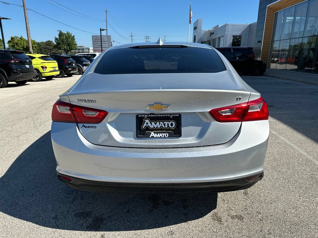 Used 2017 Chevrolet Malibu LT FWD image 7