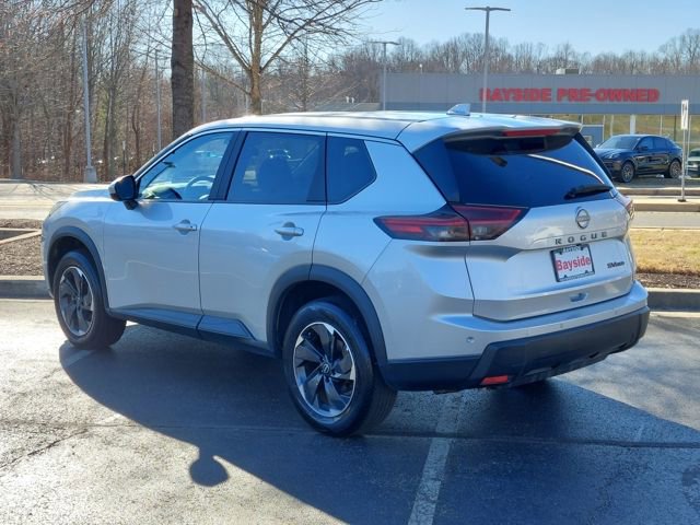 Used 2024 Nissan Rogue SV image 15