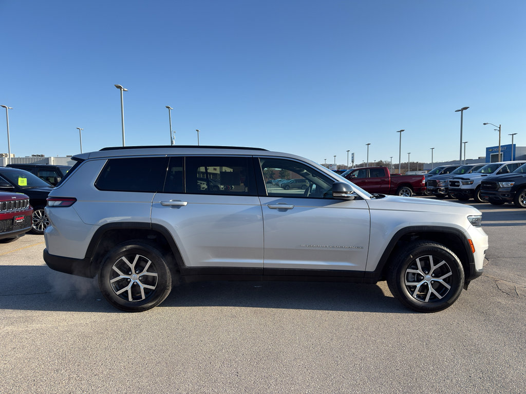 Used 2024 Jeep Grand Cherokee L Limited image 4