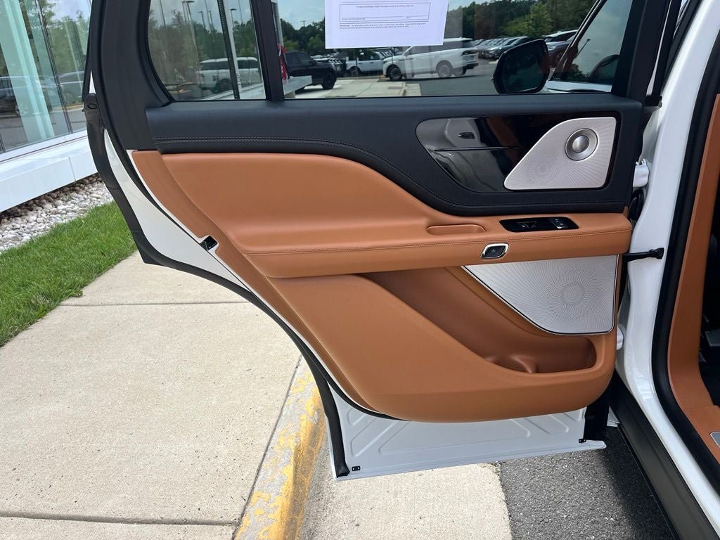 Certified 2026 Lincoln Aviator Black Label AWD/4WD image 20