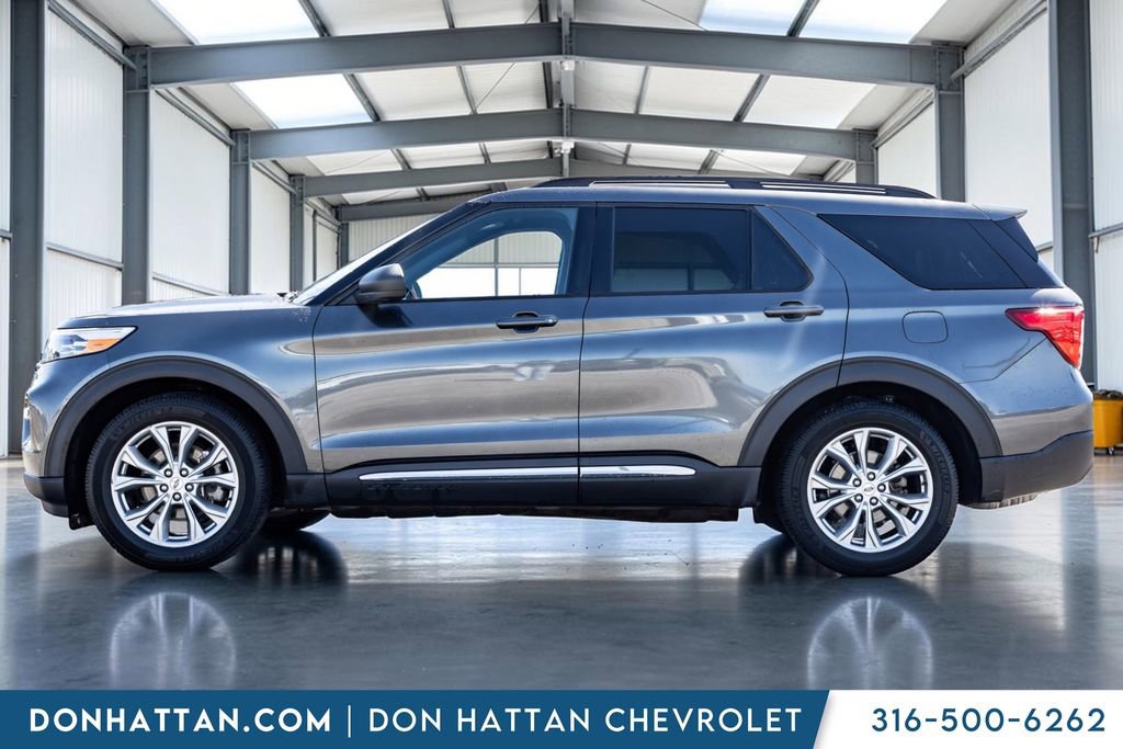Used 2020 Ford Explorer XLT w/ Equipment Group 202A RWD image 2