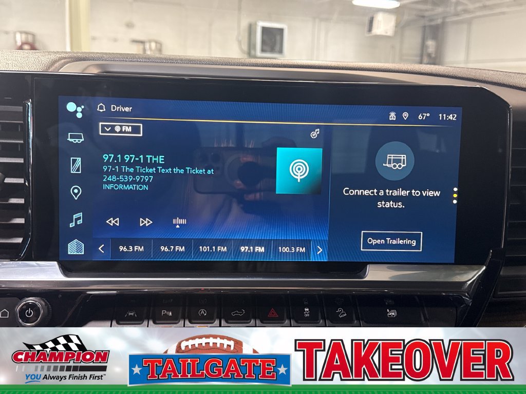 Used 2023 Chevrolet Silverado 1500 RST AWD/4WD image 6