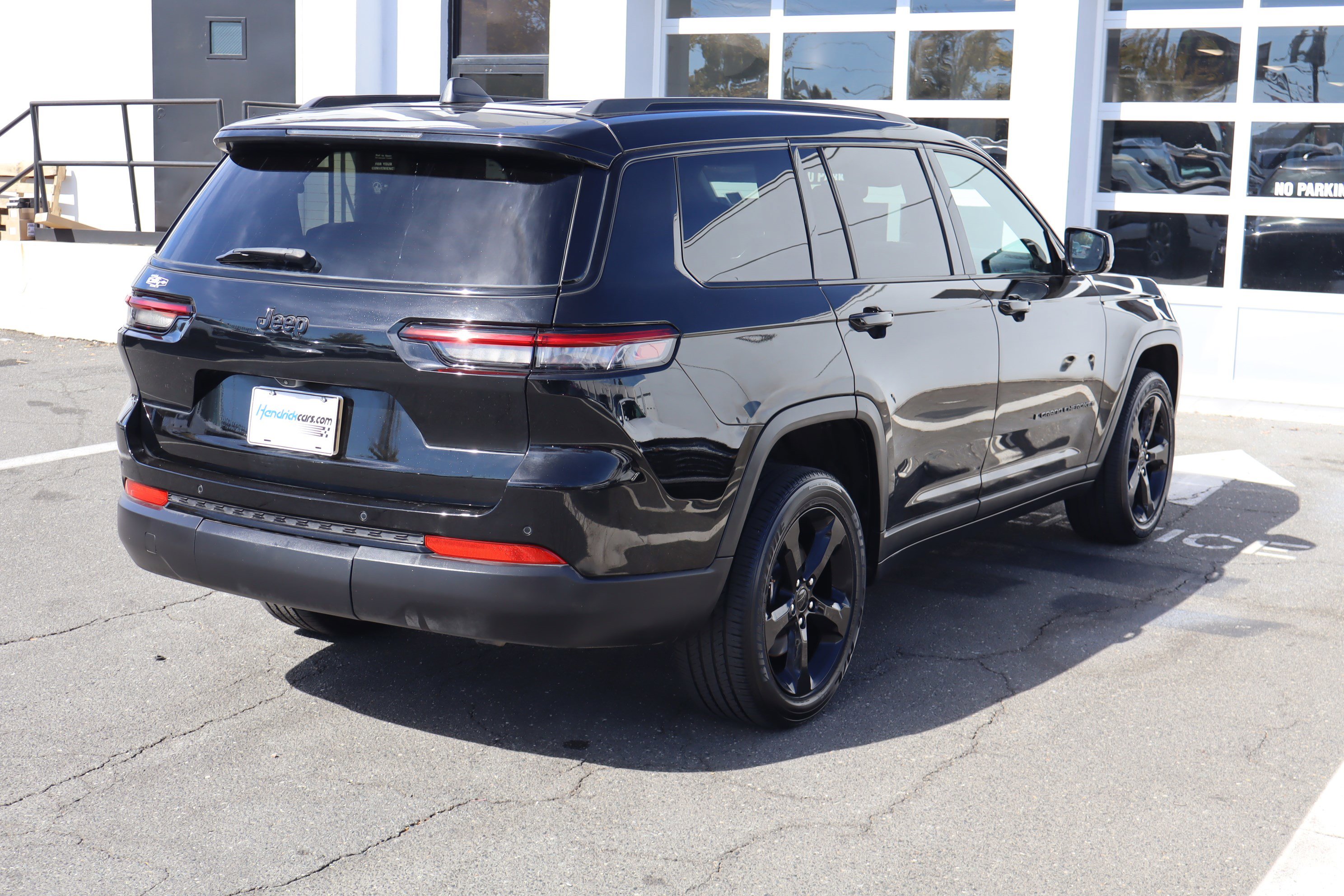 Used 2024 Jeep Grand Cherokee L Altitude image 10