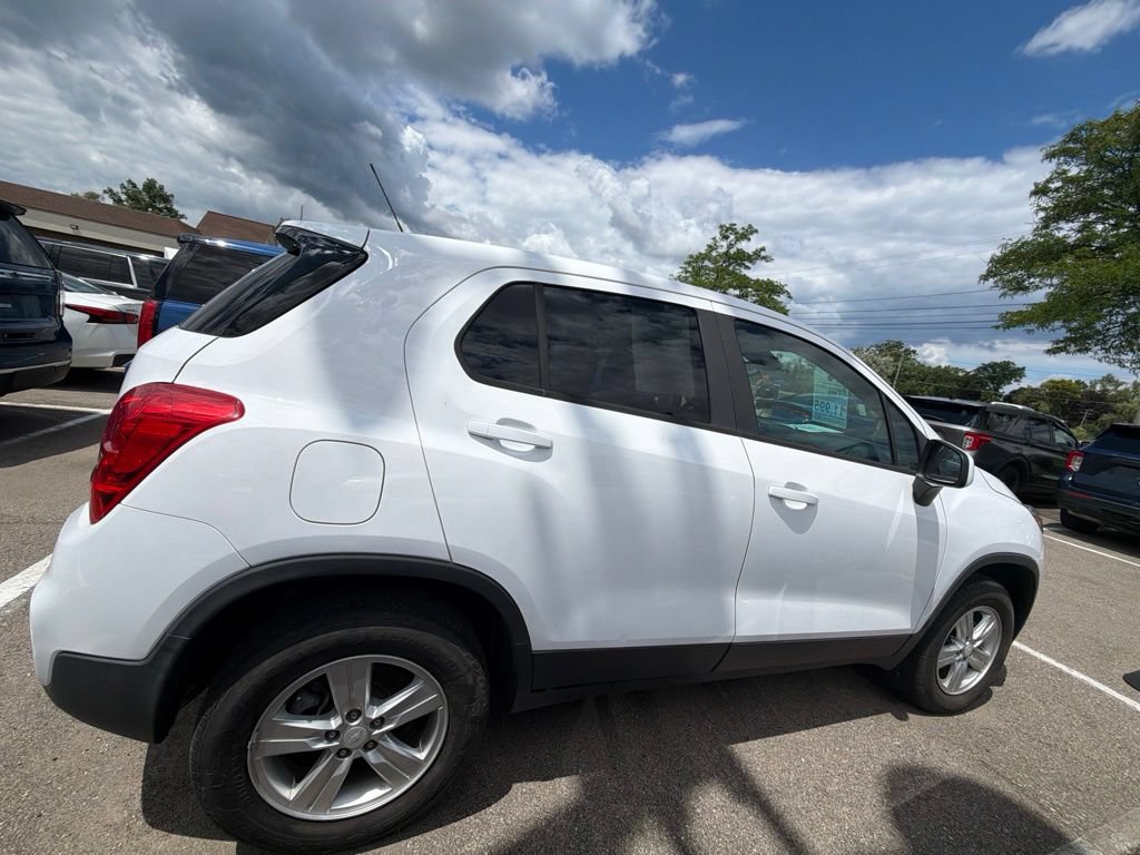 Used 2020 Chevrolet Trax LS w/ Tint and Cruise Package AWD/4WD image 5