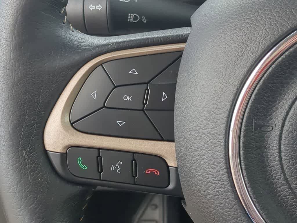 Used 2015 Jeep Renegade Limited w/ Advanced Technology Group AWD/4WD image 22