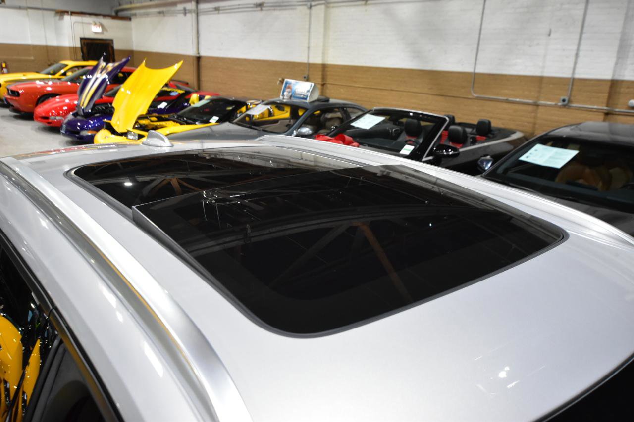 Used 2025 Volvo XC40 B5 Core image 12