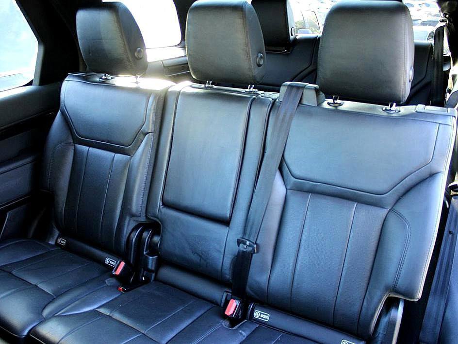 Used 2018 Land Rover Discovery SE image 6