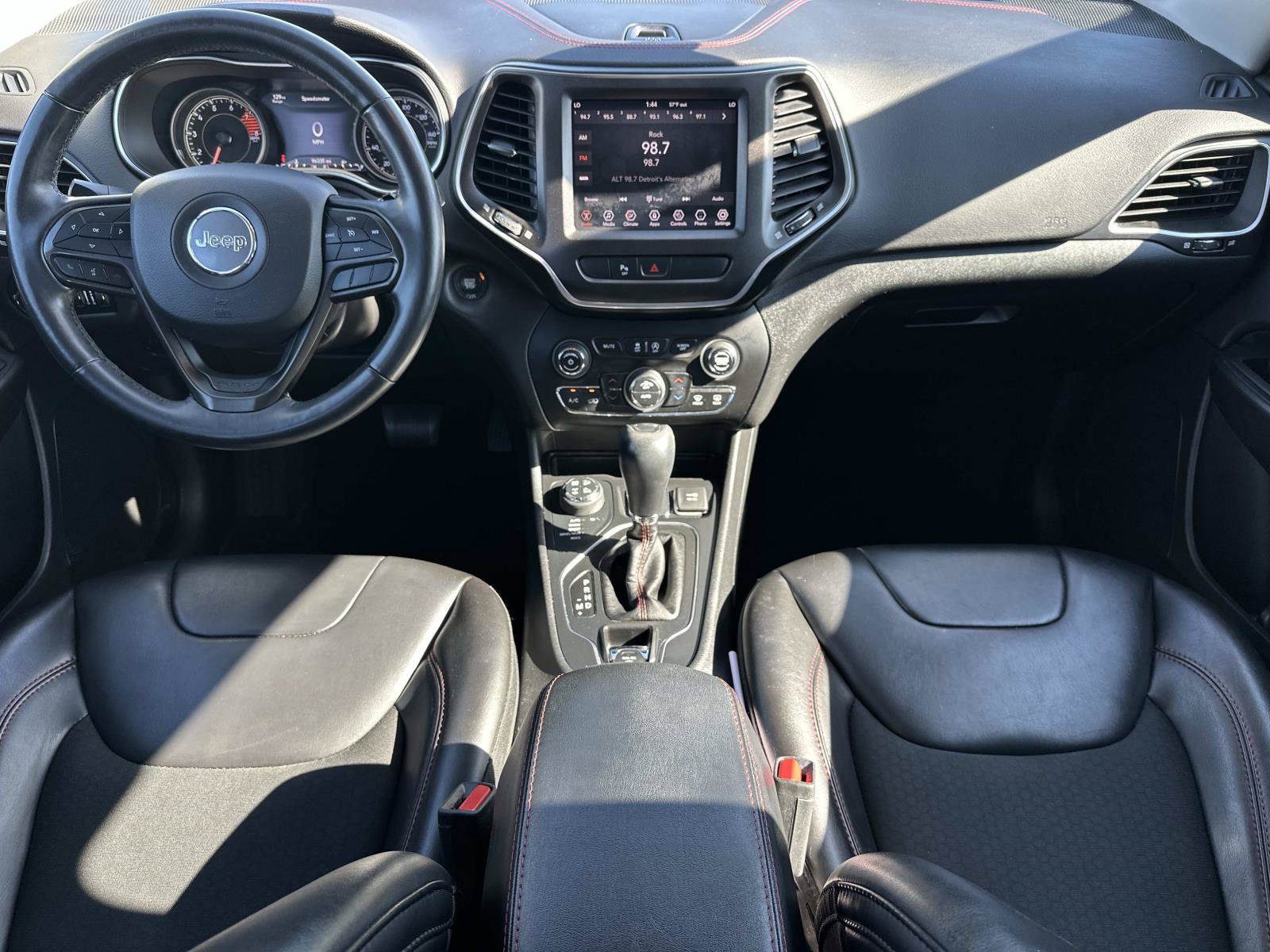 Used 2019 Jeep Cherokee Trailhawk w/ Cold Weather Group AWD/4WD image 12