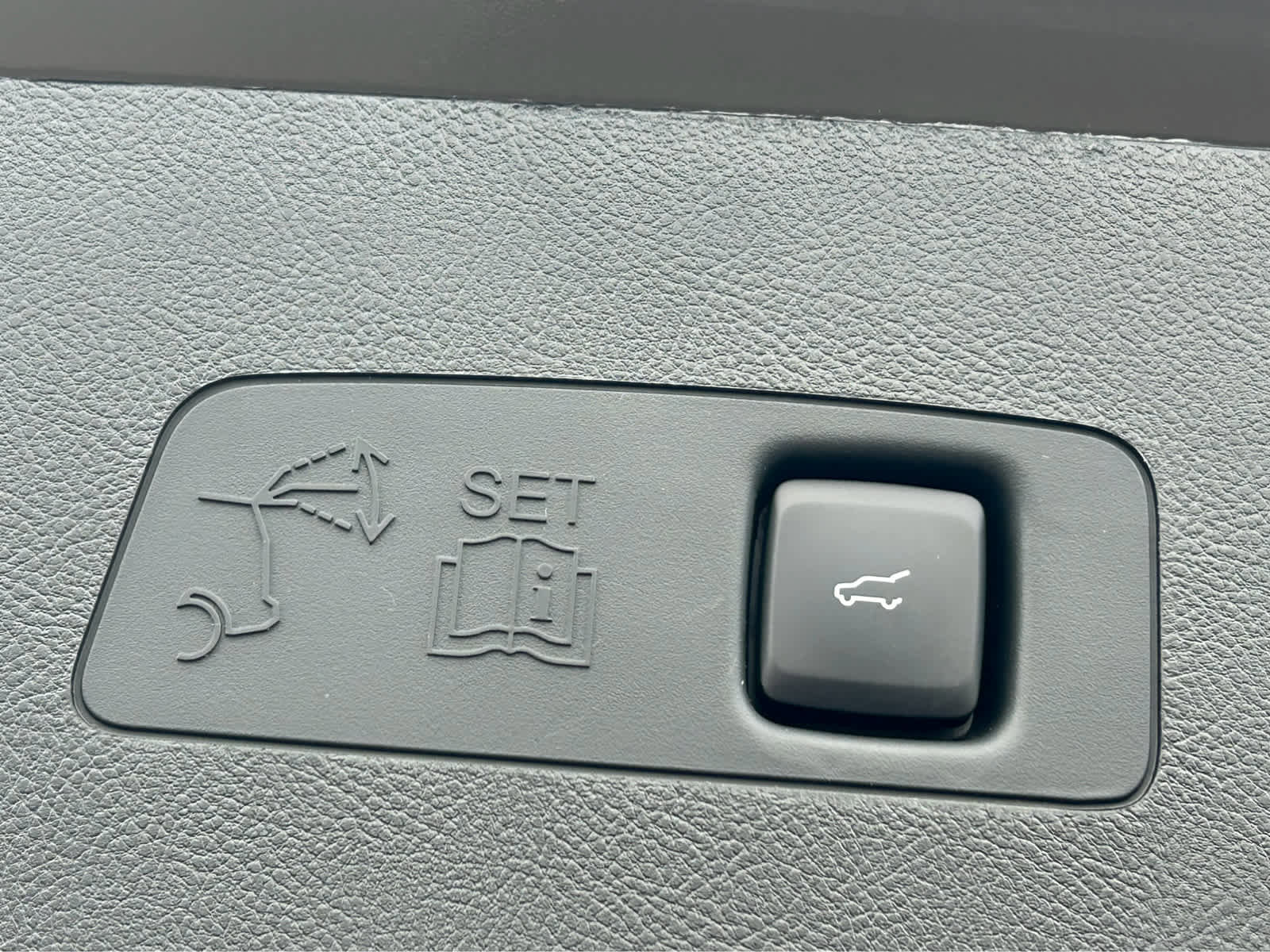 Used 2025 Lincoln Corsair Grand Touring image 10