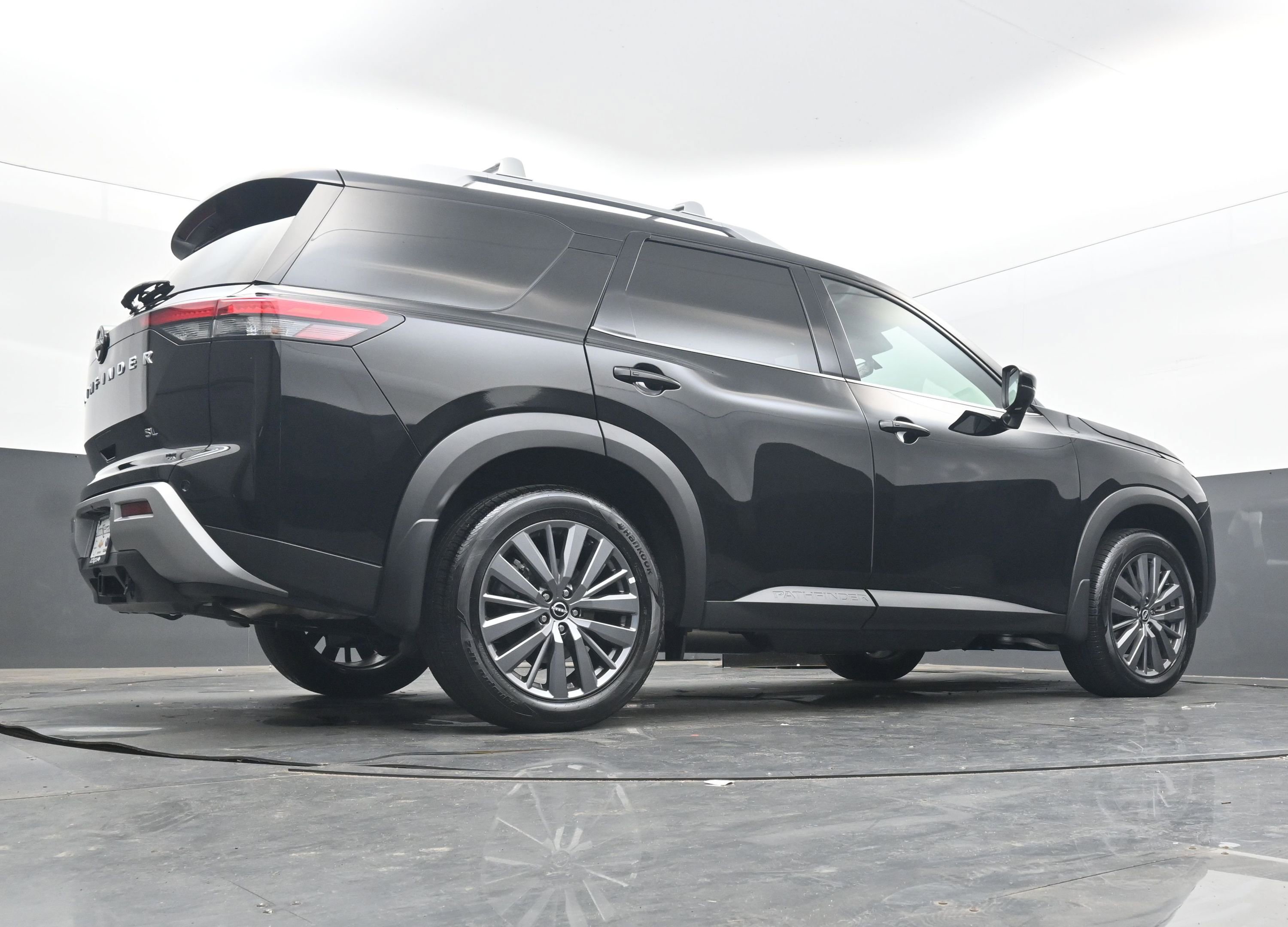 Used 2025 Nissan Pathfinder SL w/ SL Premium Package image 26