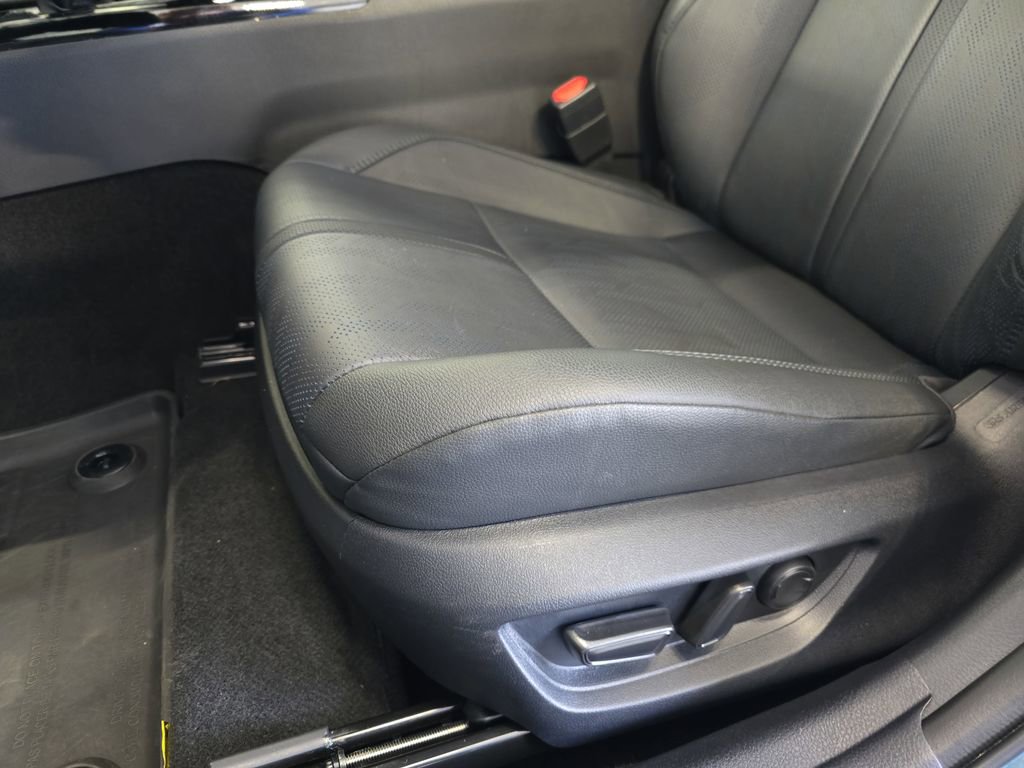 Used 2025 Toyota Camry XSE image 31