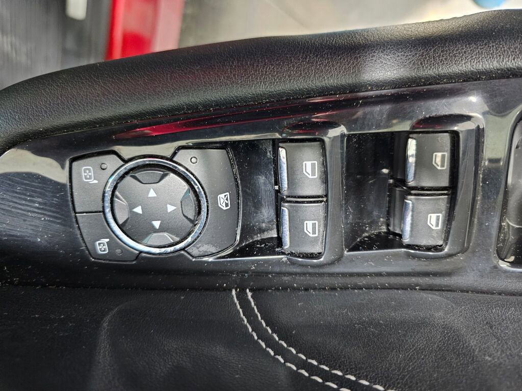 Used 2017 Ford Edge Titanium w/ Equipment Group 302A AWD/4WD image 30