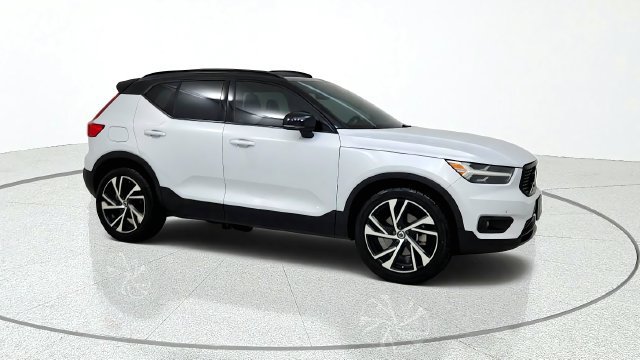Used 2022 Volvo XC40 T4 R-Design w/ Protection Package Premier FWD image 10
