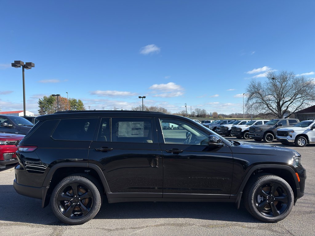 New 2025 Jeep Grand Cherokee L Limited w/ Black Appearance Package image 4