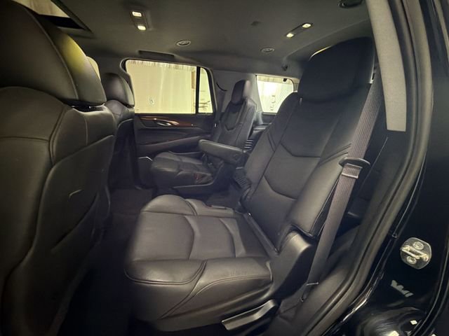 Used 2016 Cadillac Escalade Luxury image 24
