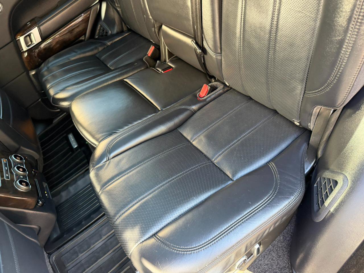 Used 2016 Land Rover Range Rover HSE image 36