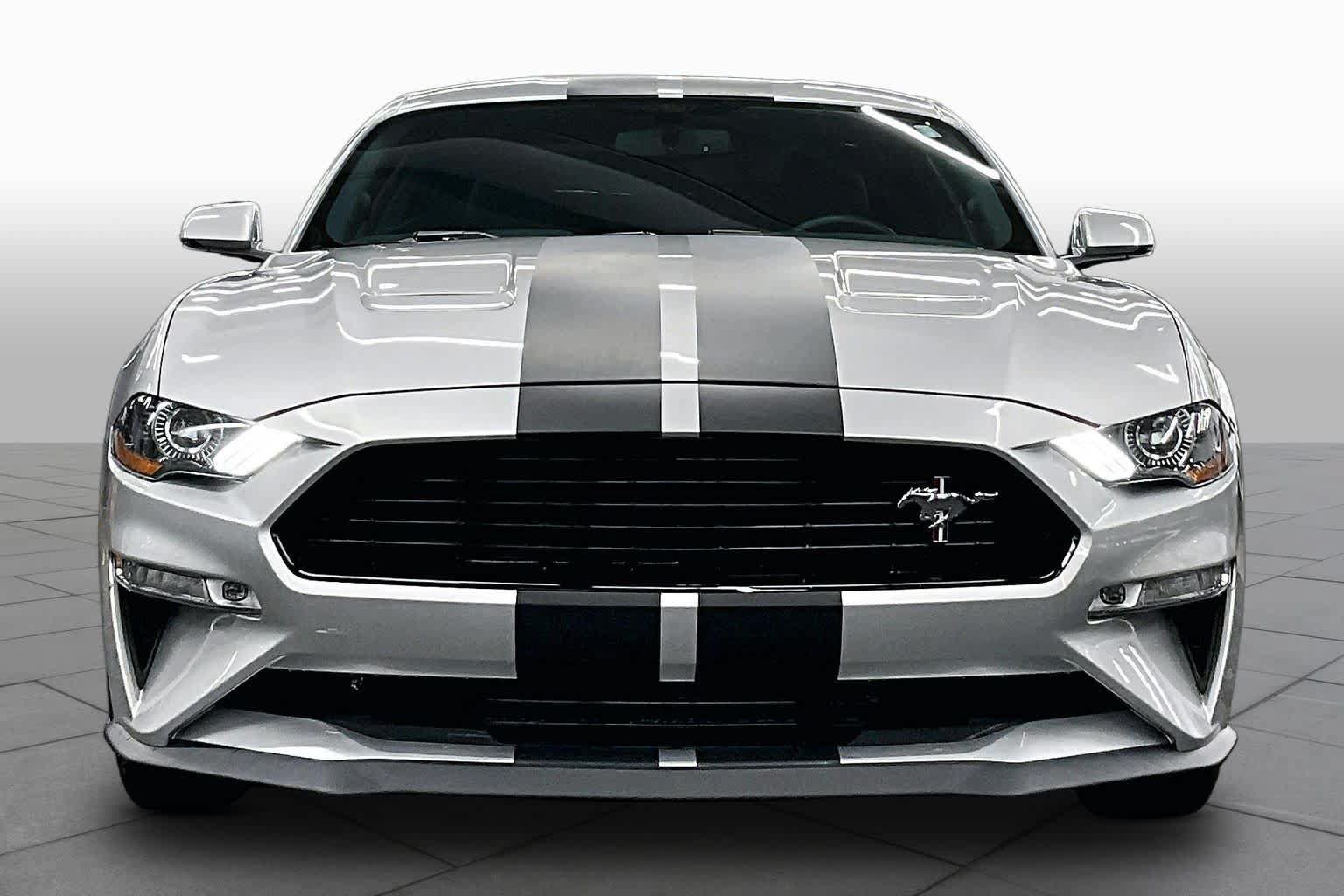 Used 2019 Ford Mustang GT Premium w/ Equipment Group 401A RWD image 3