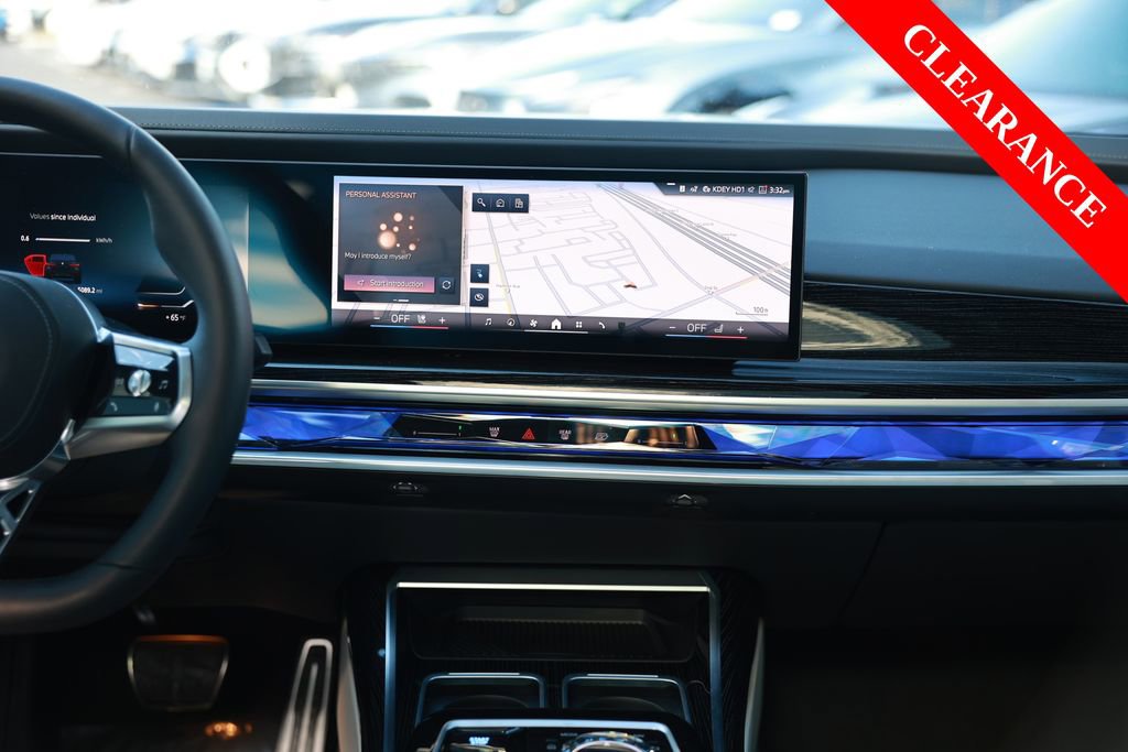 Used 2025 BMW i7 xDrive60 w/ Executive Package AWD/4WD image 30