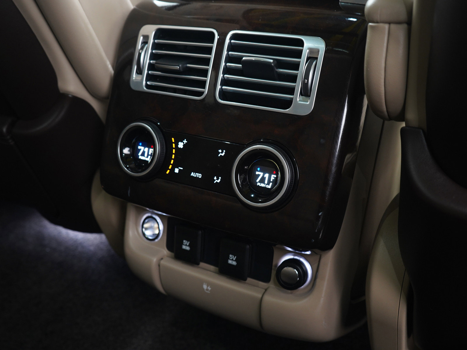 Used 2020 Land Rover Range Rover HSE image 12