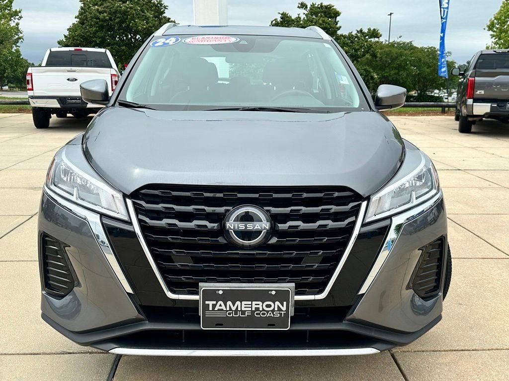 Used 2024 Nissan Kicks SV FWD image 2