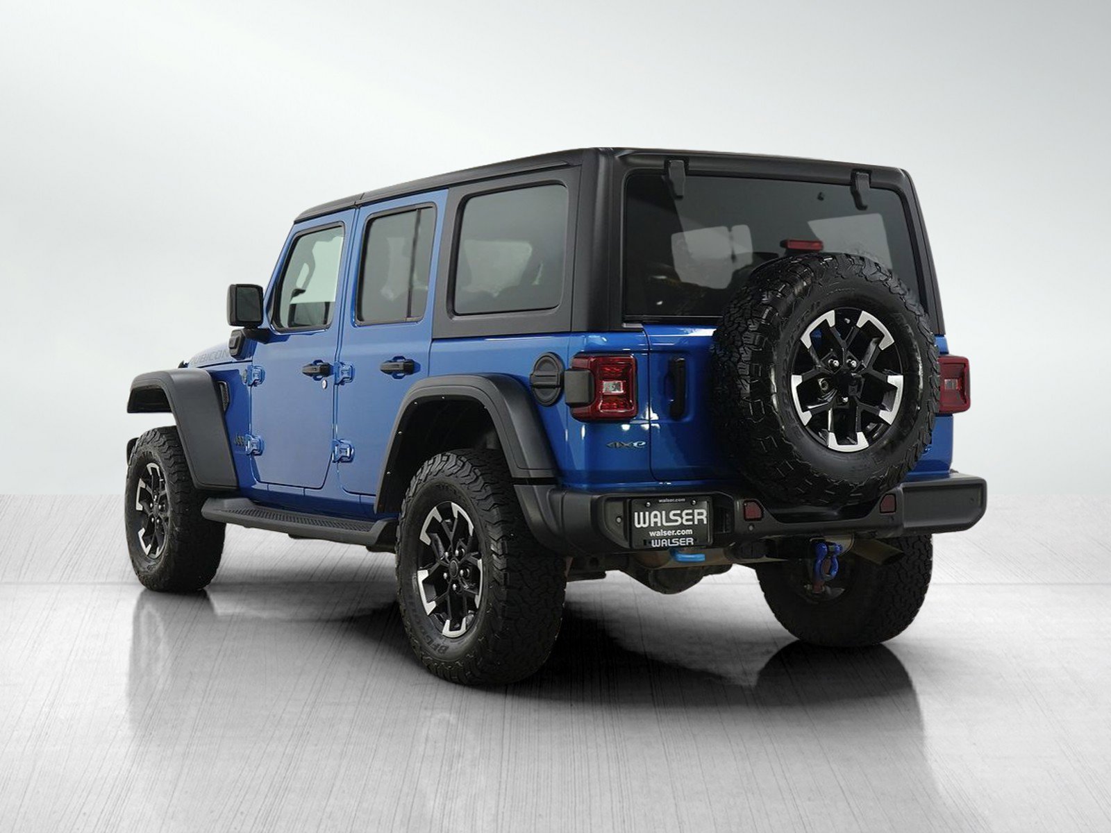 Used 2024 Jeep Wrangler Unlimited Rubicon 4xe w/ Technology Group AWD/4WD image 3
