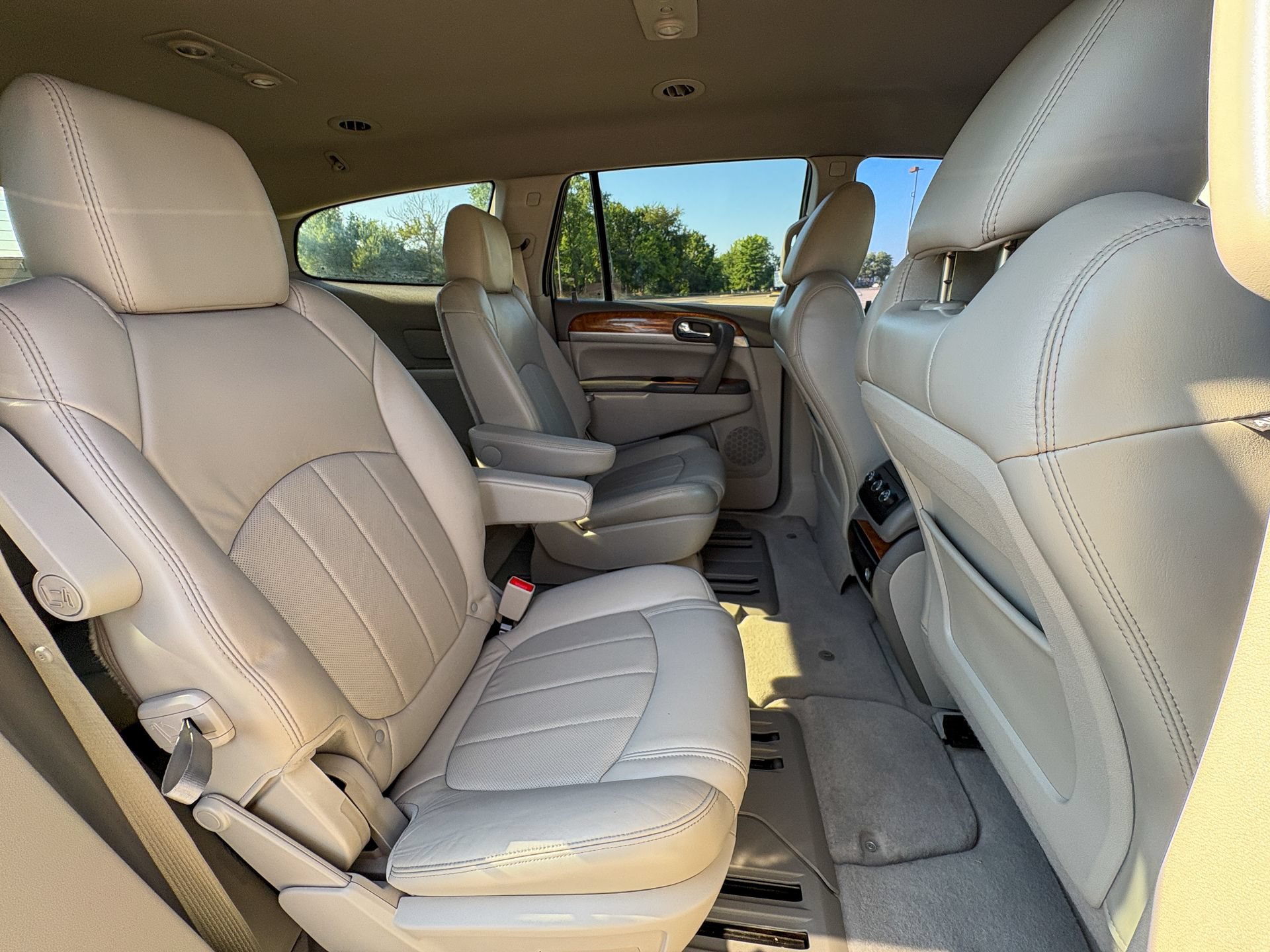 Used 2012 Buick Enclave Leather FWD image 27