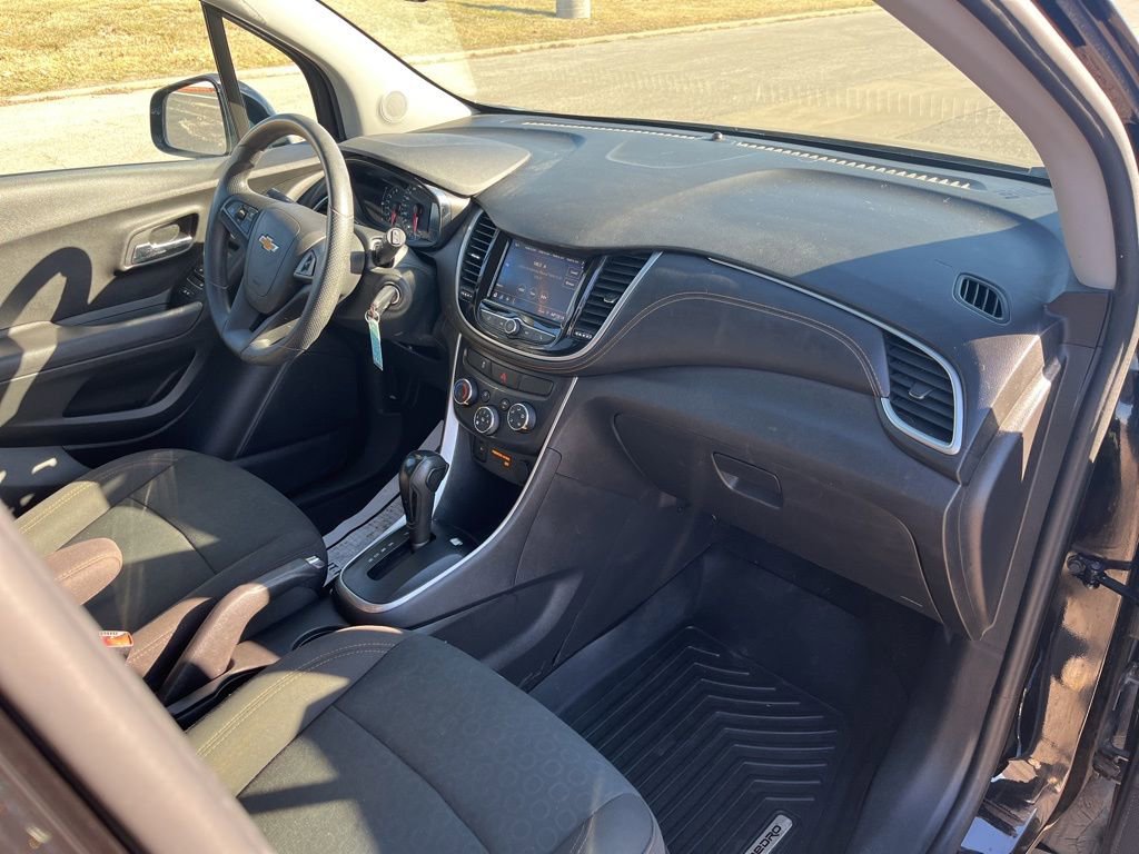Used 2020 Chevrolet Trax LS w/ Tint and Cruise Package image 22