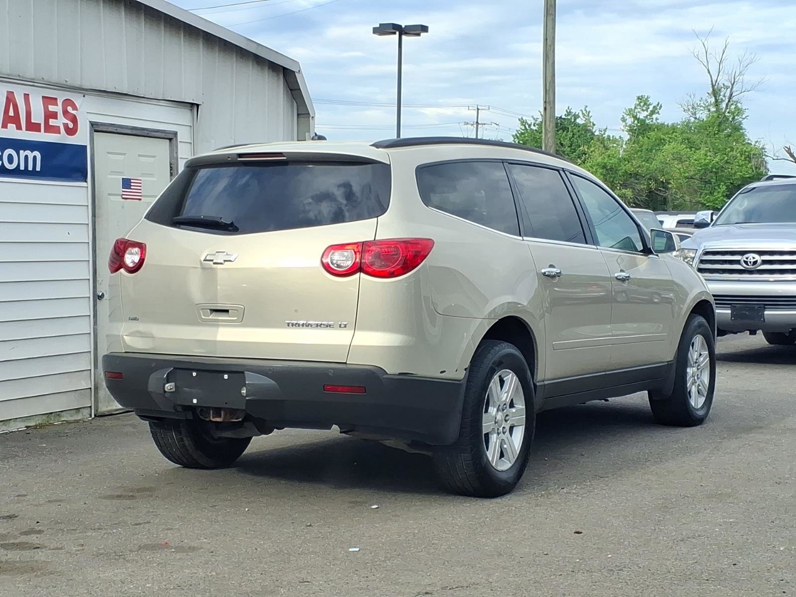 Used 2011 Chevrolet Traverse LT w/ Personal Connectivity Package image 3