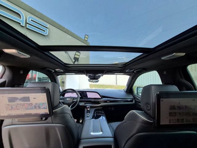 Used 2023 Cadillac Escalade ESV V AWD/4WD image 25