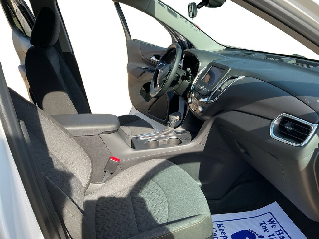 Used 2024 Chevrolet Equinox LT w/ LPO, Floor Liner Package FWD image 15