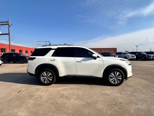 Certified 2022 Nissan Pathfinder SL AWD/4WD image 4